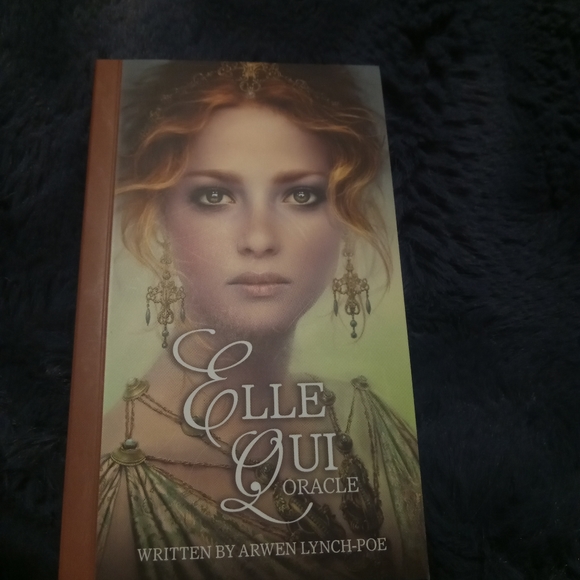 Elle Qui oracle cards - Picture 3 of 9